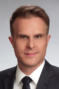 Prof. Dr. Florian Stahl Prof. Dr. Florian Stahl